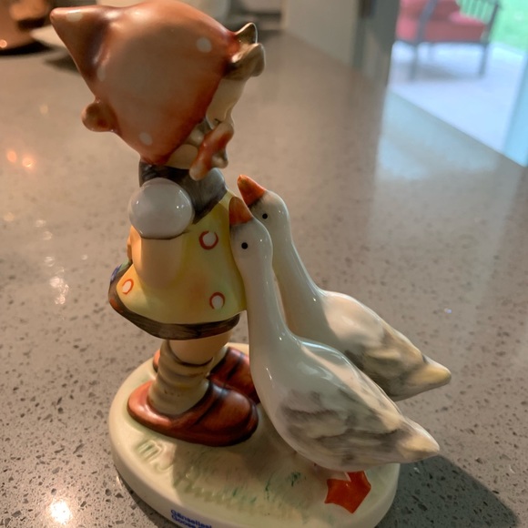 Goose Girl-Lisette by Hummel, Goebel Germany. - Picture 3 of 6